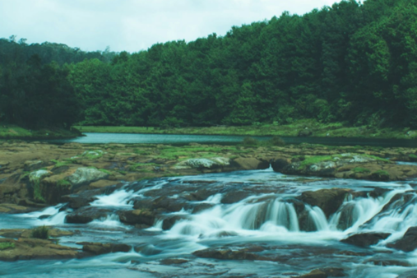 Queen of Hills & Hidden Valleys