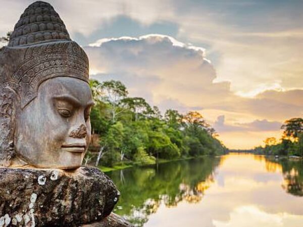 Explore Phnom Penh – The Capital Experience