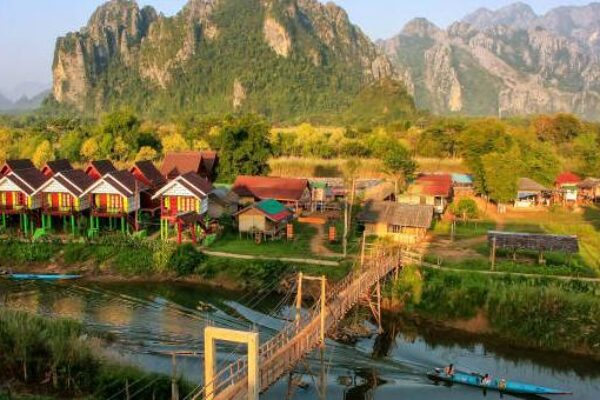 LAOS ON A GLANCE BY EXPRESS TRAIN 6 Nights/7 Days